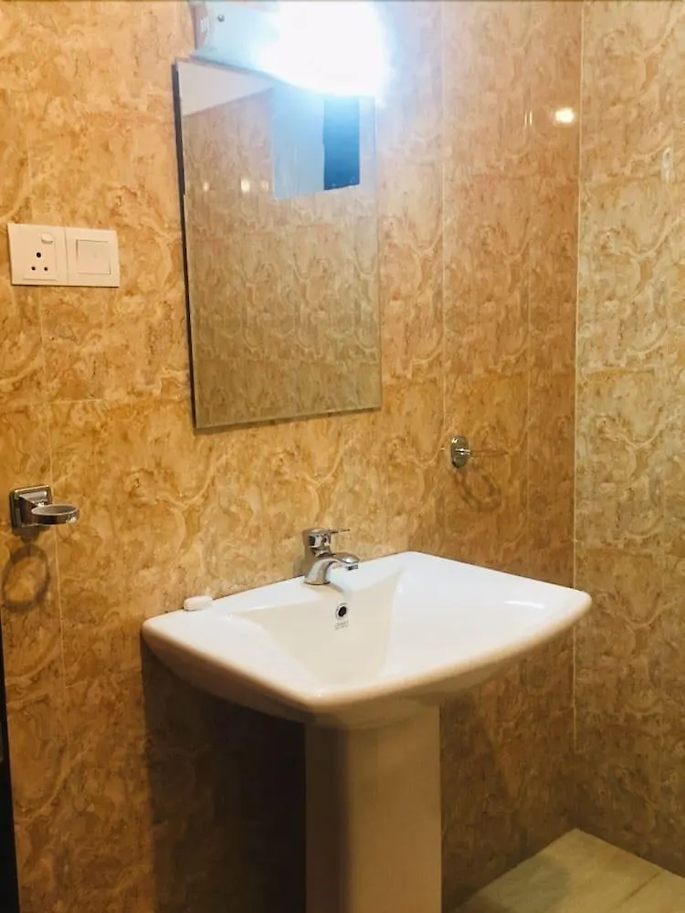 康提纯天然酒店
